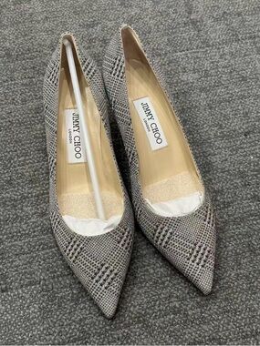 Authentic jimmy Choo Women's Pointed Toe Pumps in Silver-Gray